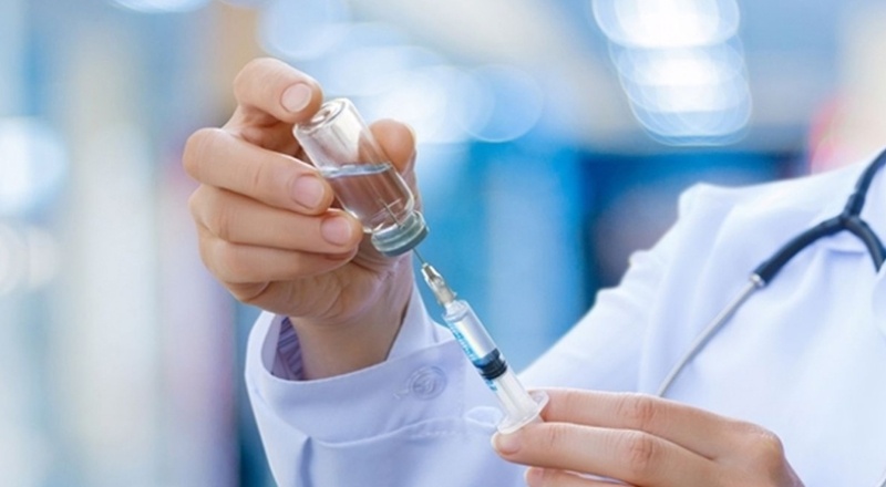Pfizer/BioNTech aşısı, hastaneye kaldırılmaları 6 aya kadar yüzde 90 önlüyor