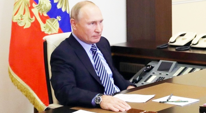 Putin'e ömür boyu dokunulmazlık verecek tasarı, ilk oylamayı geçti