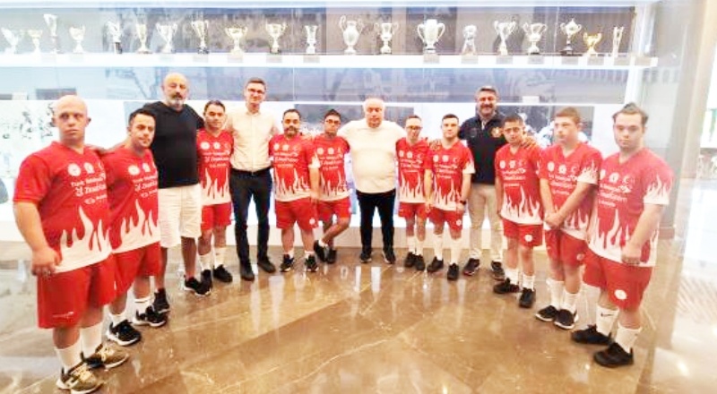 Riva'da Down Futsal ile Ampute Futbol buluşması