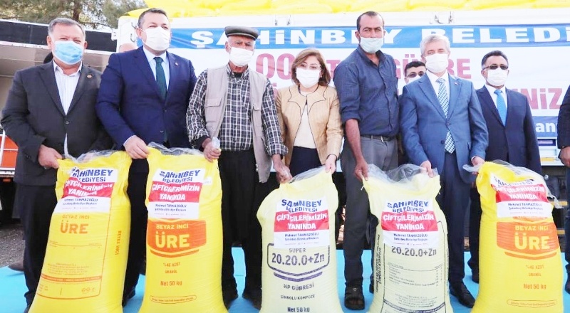 Şahinbey'den çiftçilere 4 bin ton gübre desteği