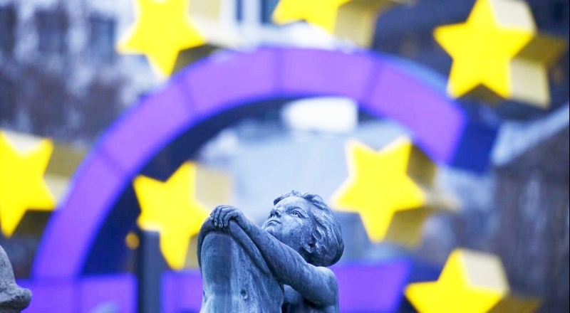 Salgının ikinci dalgası Euro Bölgesi'ni son çeyrekte küçültecek