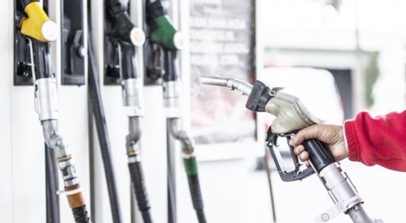 Son bir yılda benzine yüzde 166 motorine yüzde 235 zam geldi
