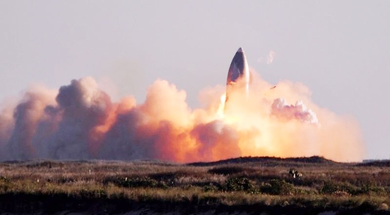 SpaceX'in Starship prototipi test aşamasında patladı
