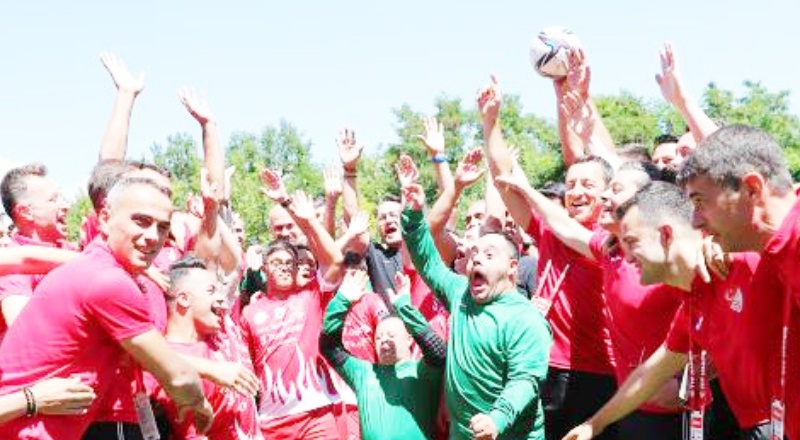 Süper Lig hakemleri ile Down Futsal Milli Takımı maç yaptı