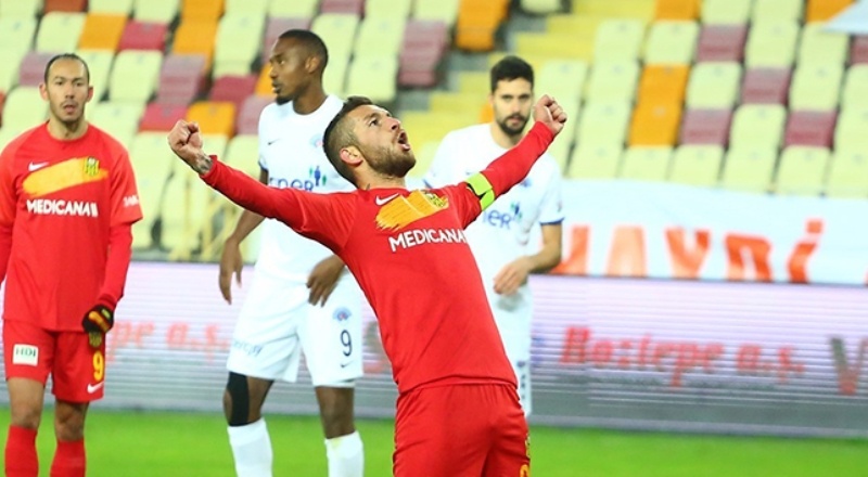 Süper Lig'in en çok gol atan yerli futbolcusu: Adem Büyük