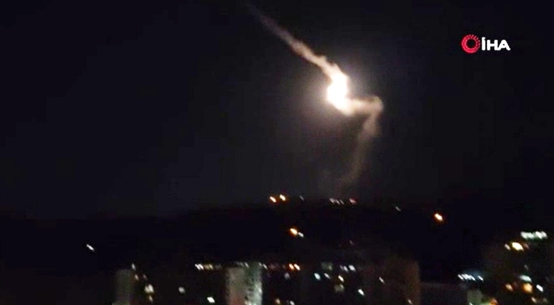 Suriye hava savunma sistemleri, İsrail’in füze saldırısını püskürttü