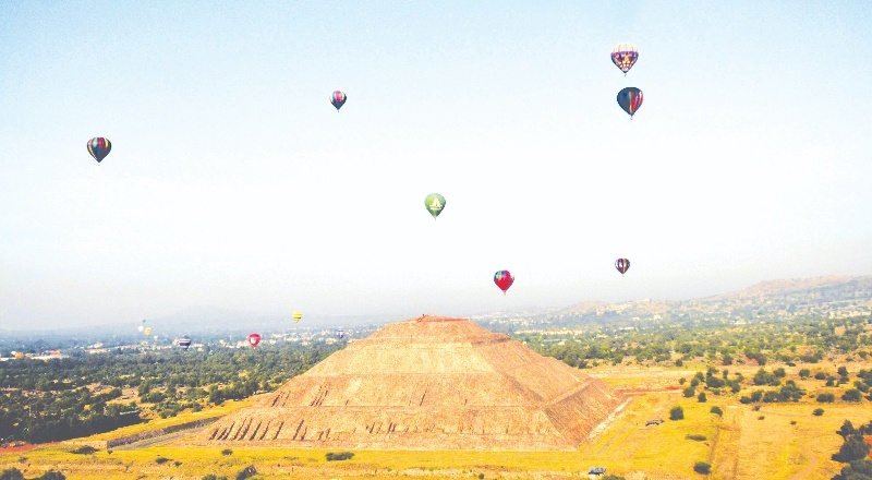 Teotihuacan Piramitleri, yakınındaki özel lunapark inşaatı nedeniyle UNESCO Dünya Mirası Listesi'nden çıkarılabilir