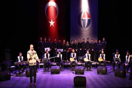 Türk Halk Müziği Konserini katılımcılar beğeniyle dinledi