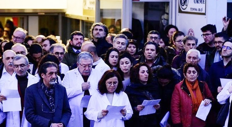 Türk Tabipleri Birliği ve Türkiye Psikiyatri Derneği uyardı: Tükenen sağlık çalışanları topluca istifa ediyor, intihar oranları artıyor