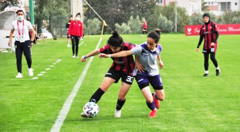 Turkcell Kadın Futbol Ligi’nin 2020-2021 sağlık çalışanları sezonu başladı