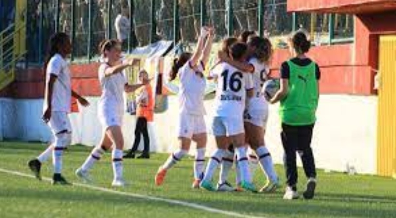 Turkcell Kadın Futbol Süper Ligi'nde finalin adı: ALG Spor - Fatih Karagümrük