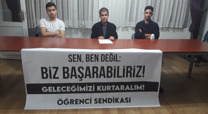 Türkiye’de her öğrenci potansiyel bir işsiz adayı