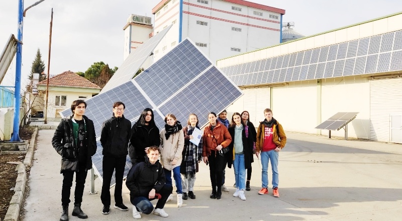 Türkiye’nin en büyük çatı güneş enerji santrali