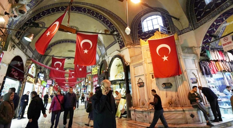 Türkiye'nin kredi notunda iki kademe düşüş fiyatlanıyor