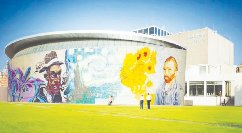 Van Gogh Müzesi, sanatçının eserlerini parfüme dönüştürüyor