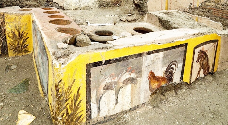 Yaklaşık 2000 yıldır zamanın durduğu antik Pompeii'de fast food restoranın atası bulundu