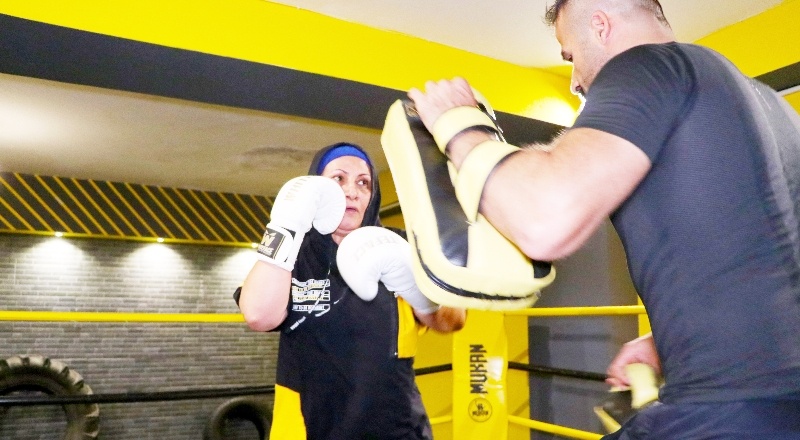 Yaşın ve cinsiyet, kick boks yapmak için engel değil